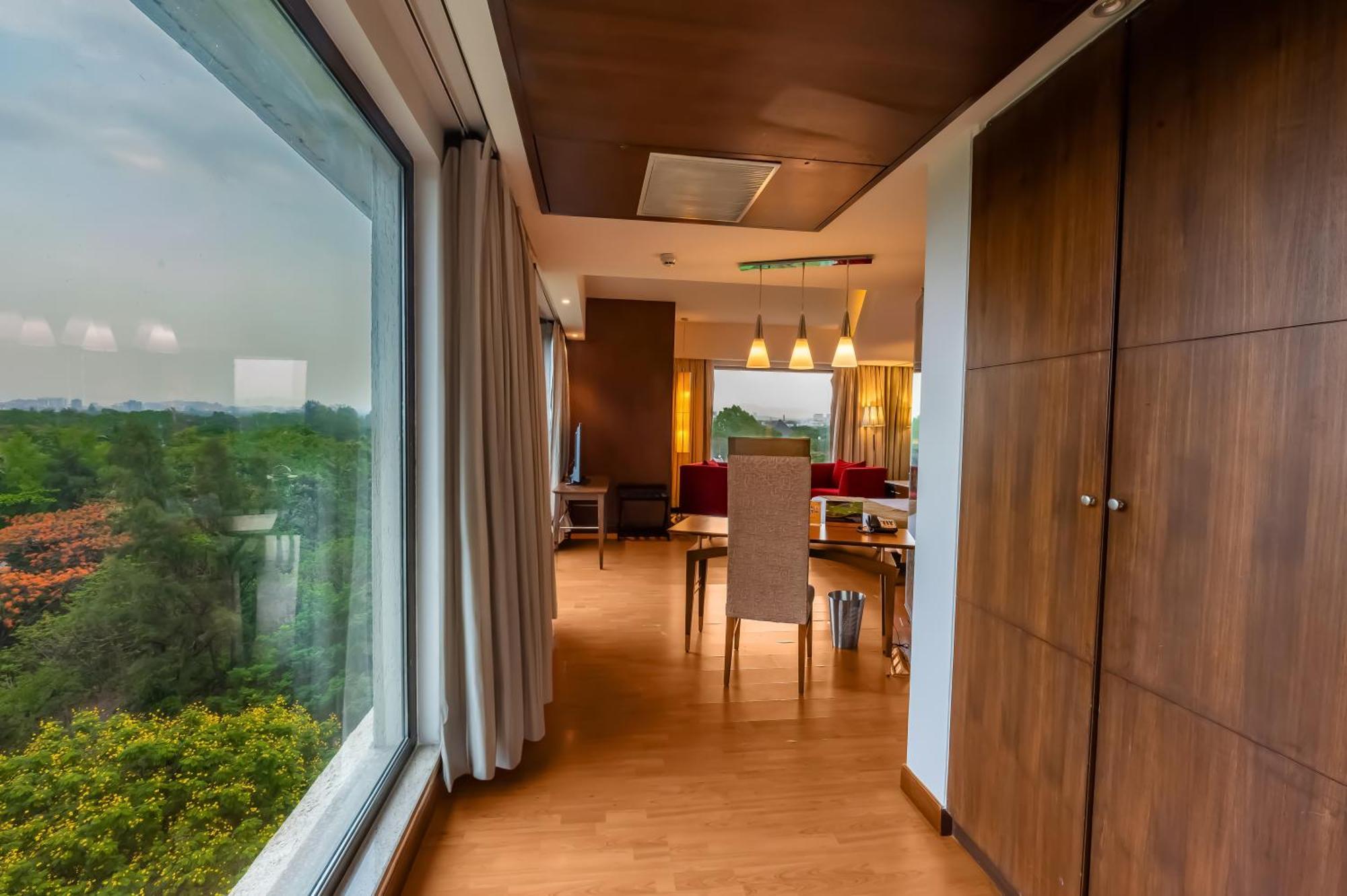 O Hotel פונה מראה חיצוני תמונה A suite at the hotel