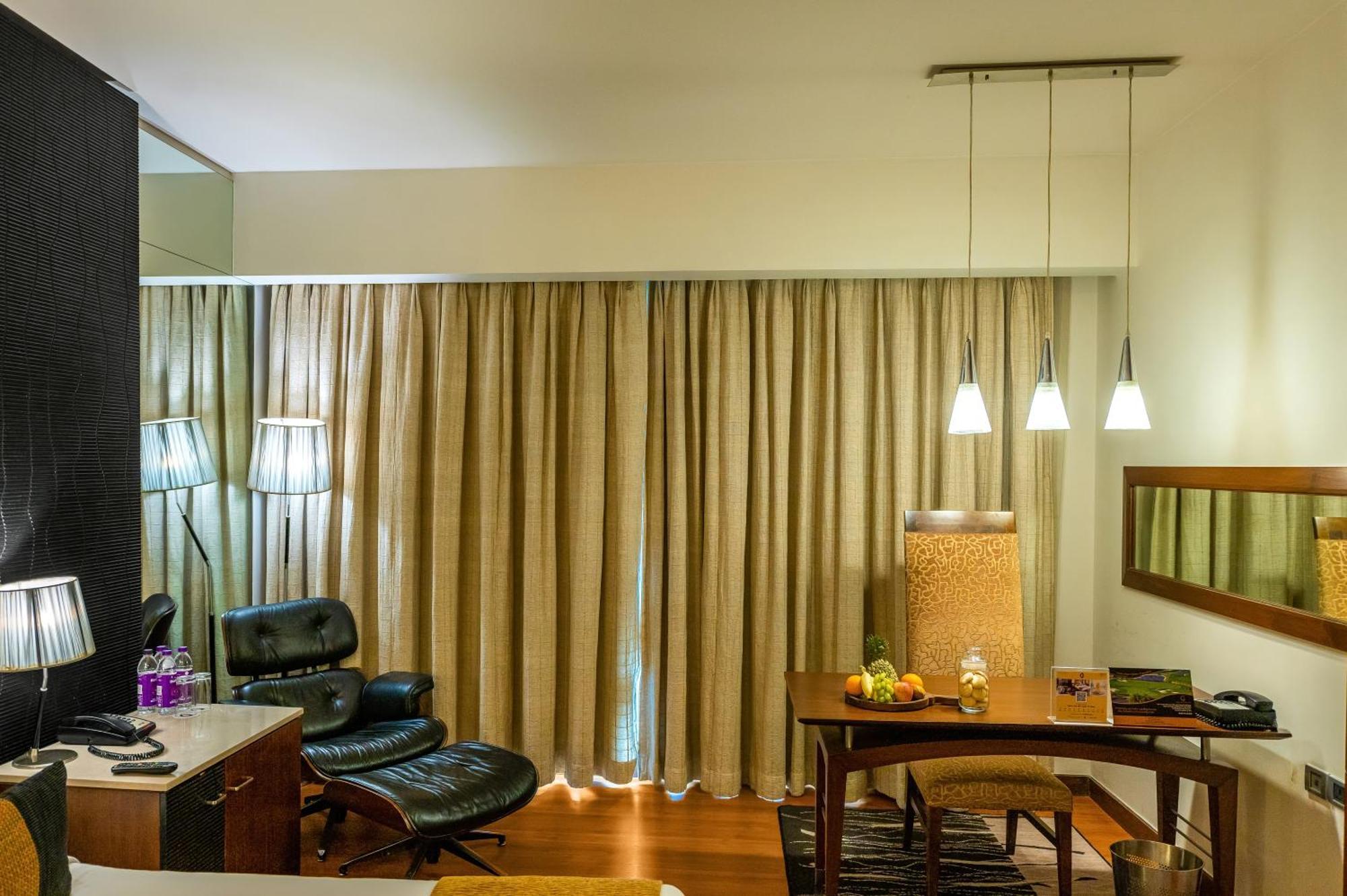 O Hotel פונה מראה חיצוני תמונה A curtain
