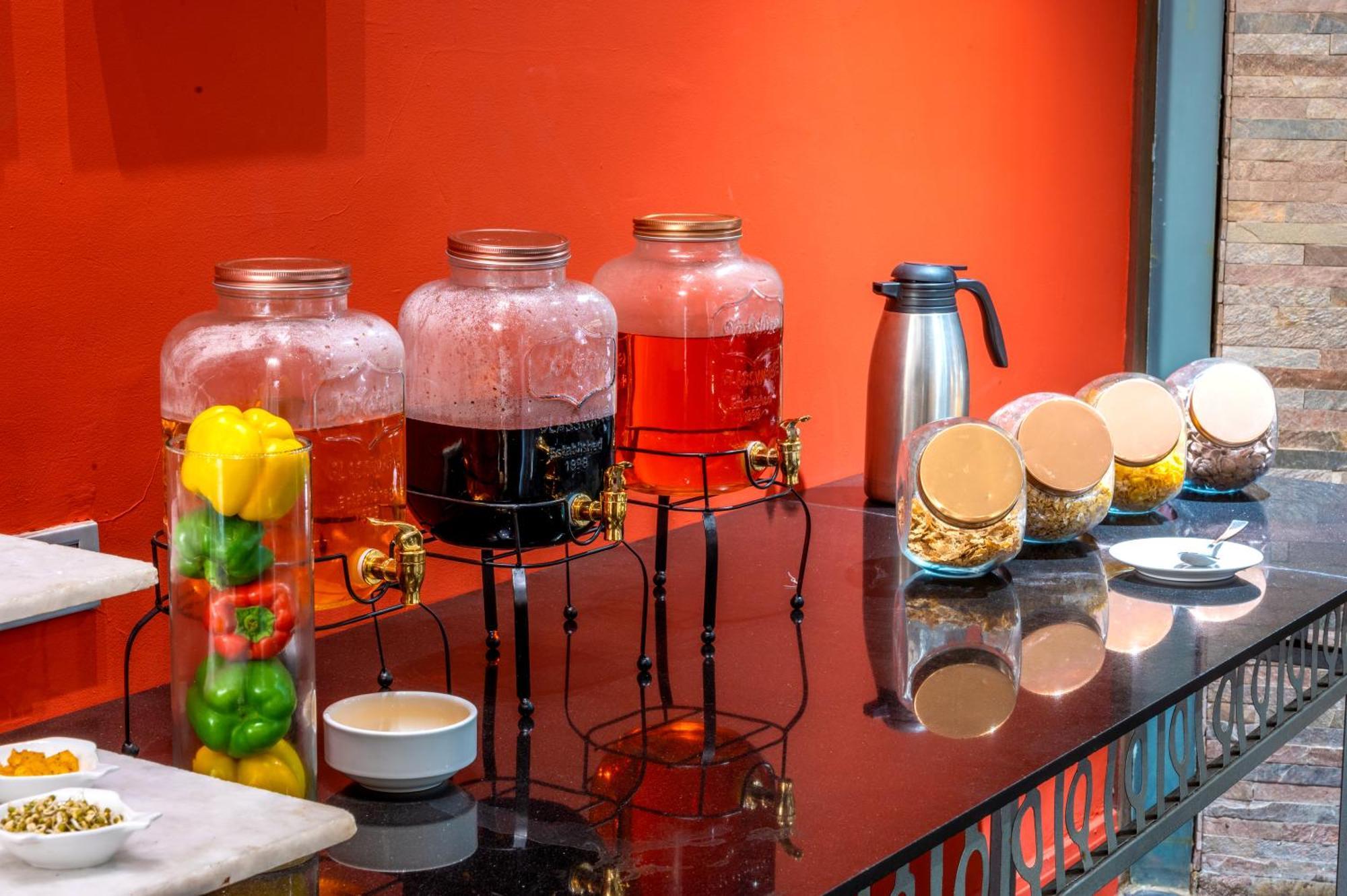 O Hotel פונה מראה חיצוני תמונה A selection of teas