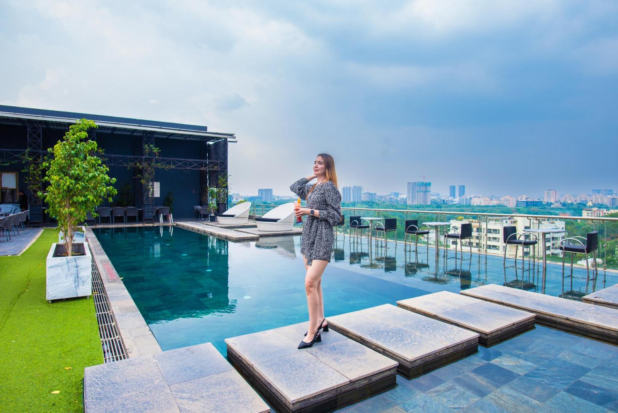 O Hotel פונה מראה חיצוני תמונה Sky Pool