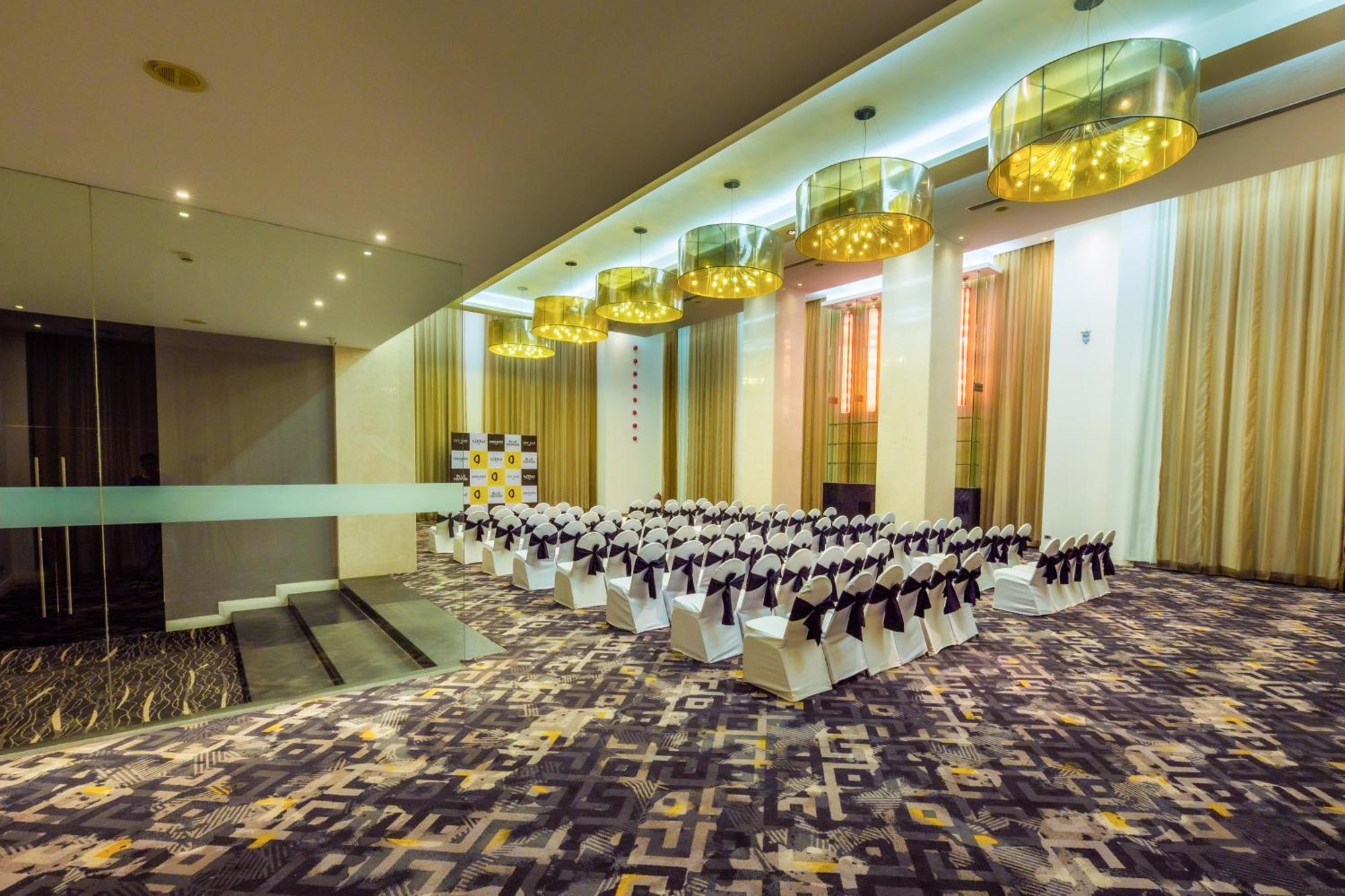 O Hotel פונה מראה חיצוני תמונה The ballroom